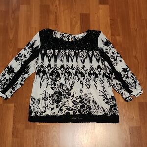 CAbi Black & White Floral-Print Tunic Top